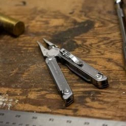 Leatherman Free P2 Multitool - 19 Functies - RVS - Zilver - Nylon Etui 38 Leatherman Free P2 Multitool - 19 Functies - RVS - Zilver - Nylon Etui -Stroller shop 550x366 96