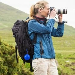 TravelTime® - Regenjas - Draagbaar - Wegwerp - Herbruikbaar - 3 Kleurrijke Ballen - Lichtblauw, Roze, Geel -Stroller shop 550x517 4