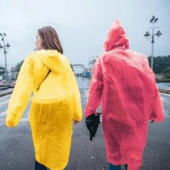 TravelTime® - Regenjas - Draagbaar - Wegwerp - Herbruikbaar - 3 Kleurrijke Ballen - Lichtblauw, Roze, Geel -Stroller shop 550x550 251